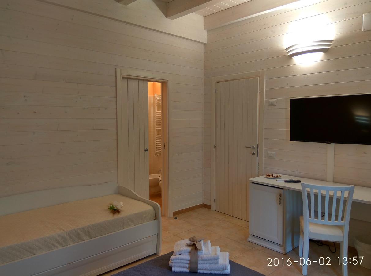 Bed and Breakfast Le Camelie Marina di Ginosa Zimmer foto