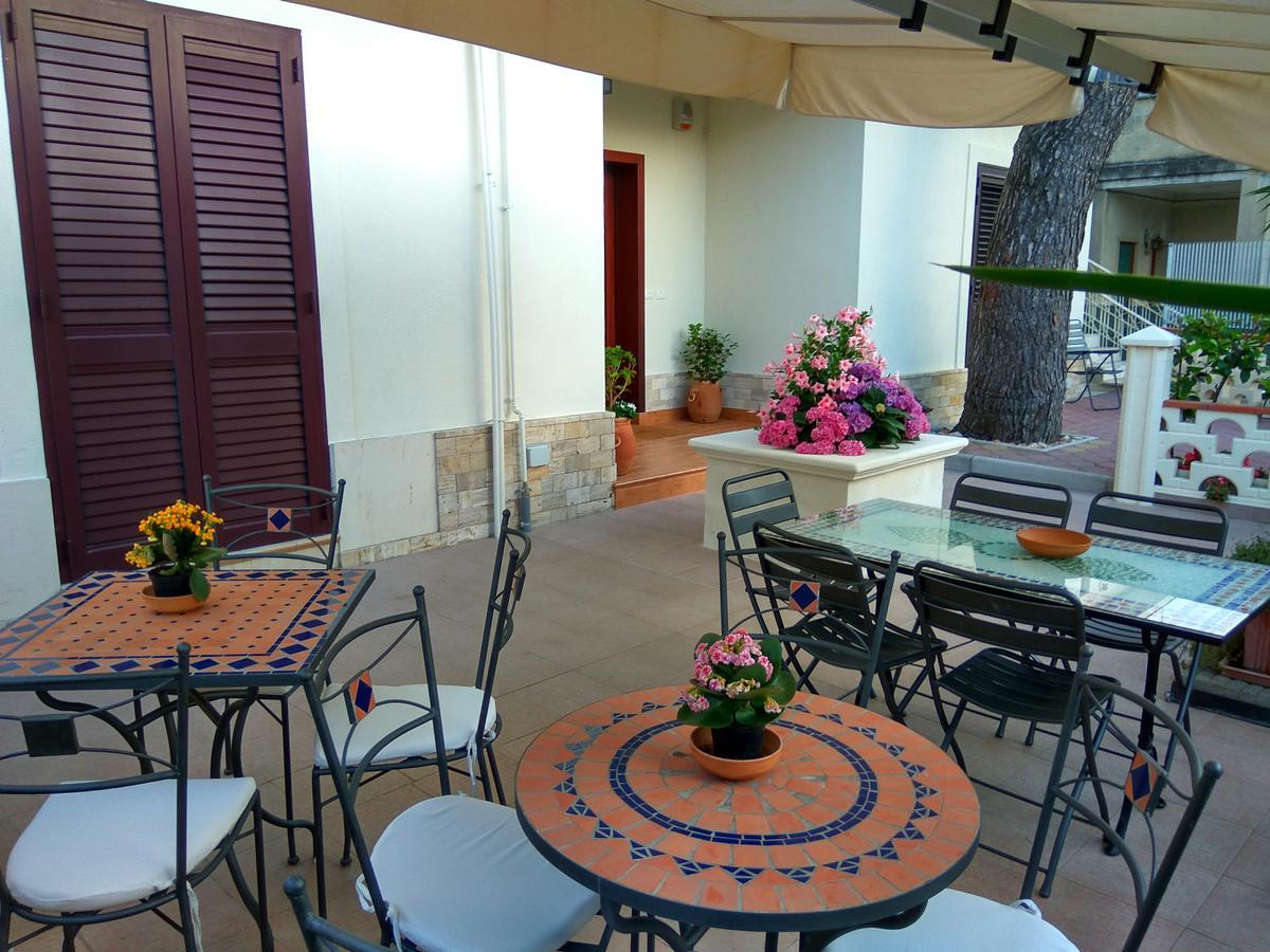 Bed and Breakfast Le Camelie Marina di Ginosa Exterior foto