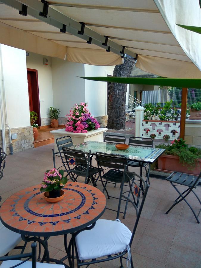 Bed and Breakfast Le Camelie Marina di Ginosa Exterior foto
